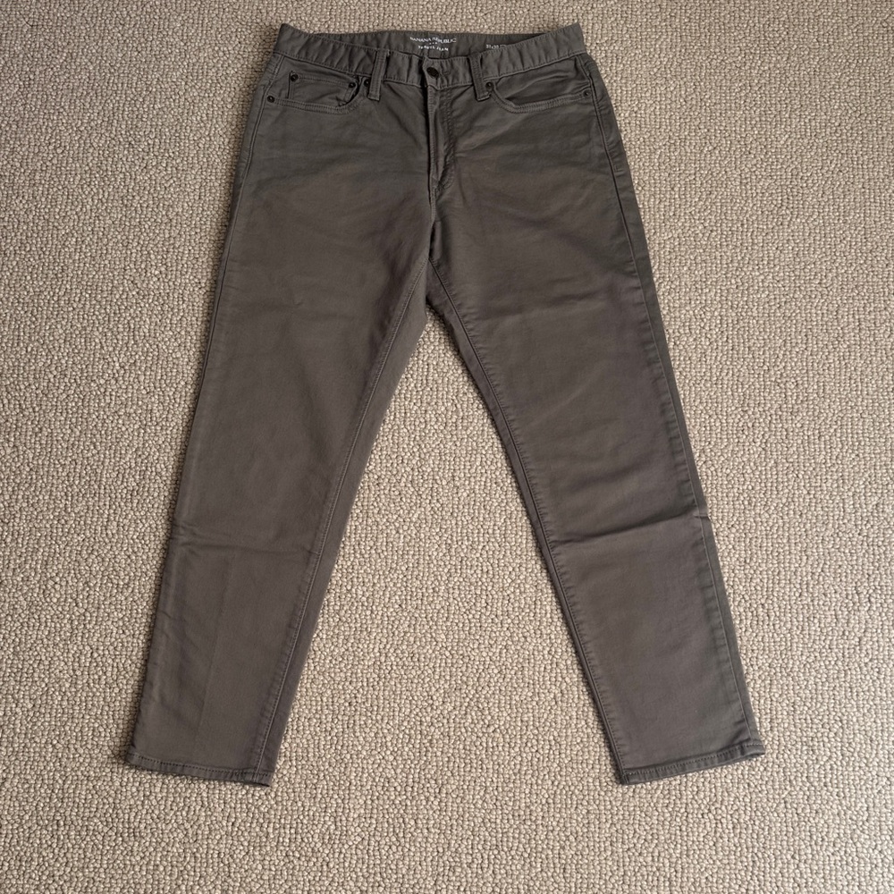 Banana Republic Men's Moss Gray Athletic Fit 31x30